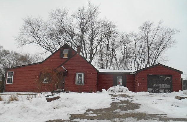 1st image of 1624 N Poplar Ave