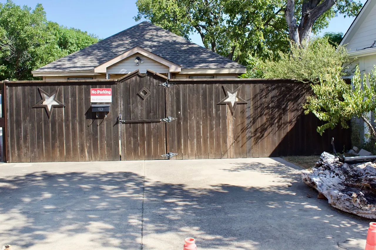 2 bed, 828 sqft, $1,650 — Photo 2