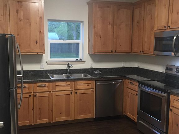2nd image of 520 Rose St APT 110