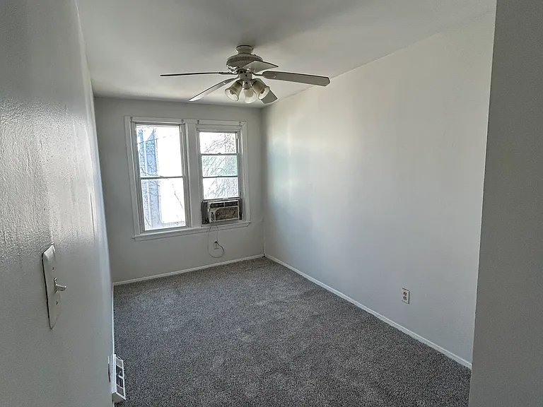 813 Fisher Ave — Photo 2