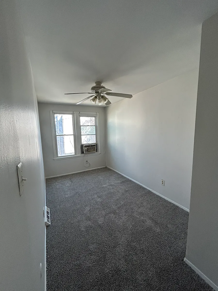 Building Photo - 813 Fisher Ave