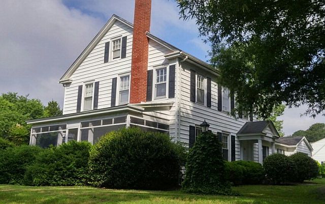 1st image of 10026 Rogers Dr
