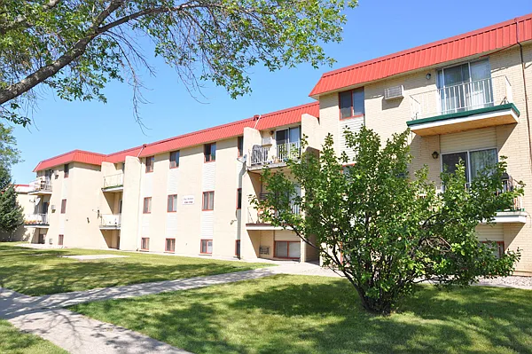 Skaff Apartments - Moorhead — Photo 2