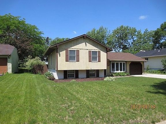 4th image of 732 Bradley Ave