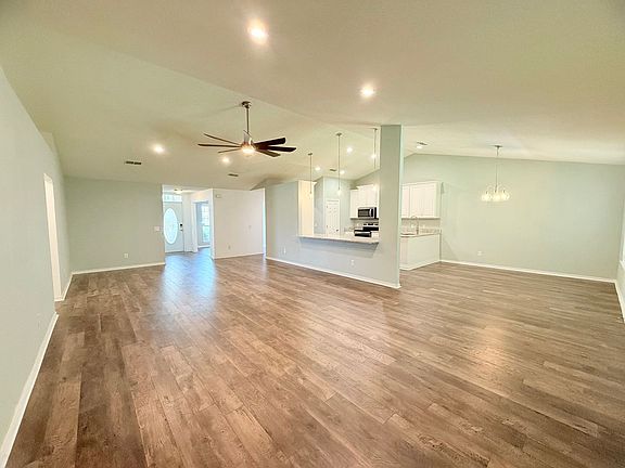 2nd image of 624 Shiloh Dr