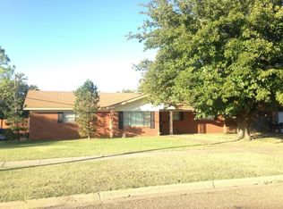 2816 W 20th St, Plainview, TX 79072