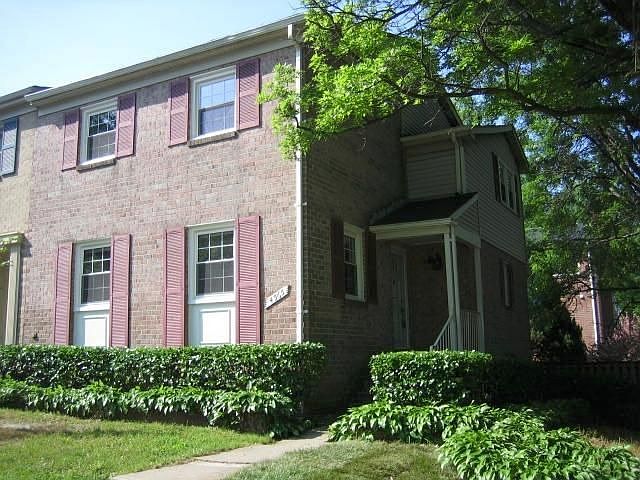 1st image of 4565 King Edward Ct
