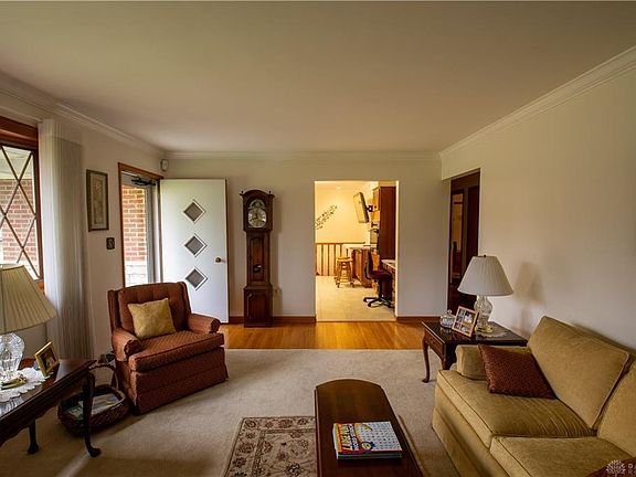 4th image of 4403 Helaine Dr