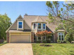 13800 Pembroke Ln, Leawood, KS 66224