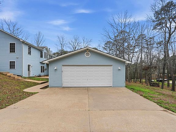 2nd image of 60 Red Fox Rd