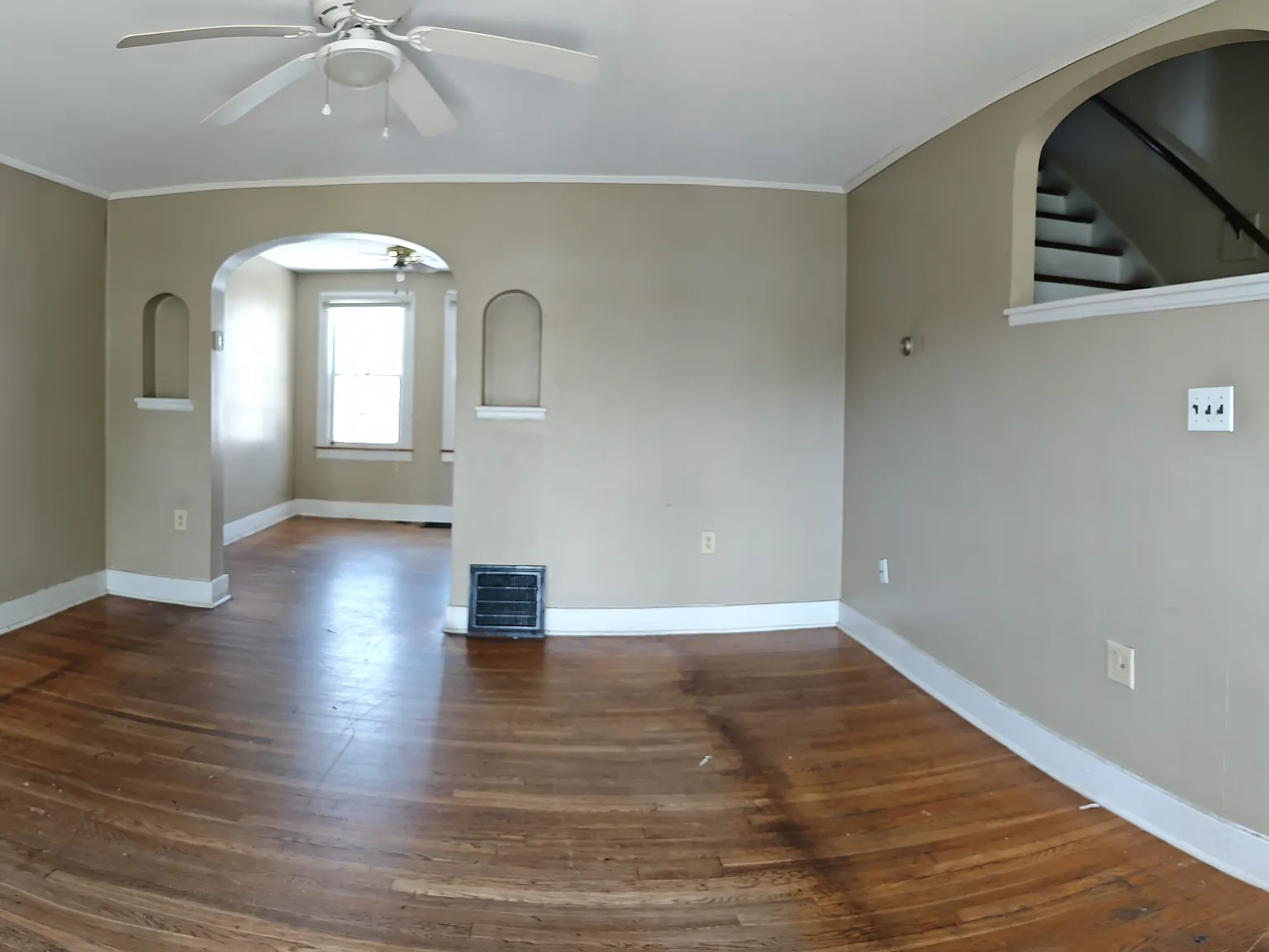 2 bed, 1800 sqft, $1,000 — Photo 3
