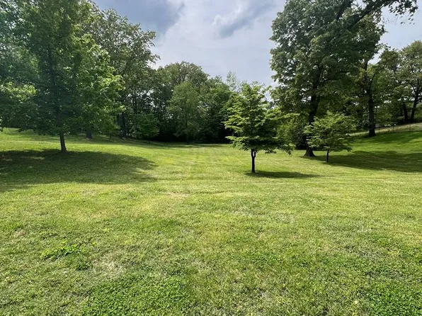 18 Streetland Dr, Cadiz, KY 42211