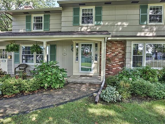 2nd image of 8 Willowhurst Dr