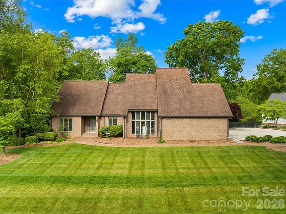 2nd image of 536 Innisbrook Dr