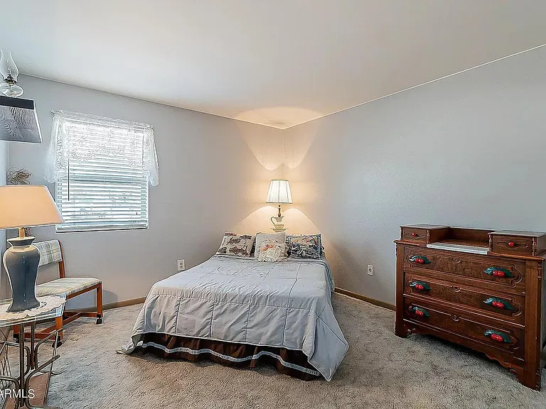 857 W Dublin St — Photo 8