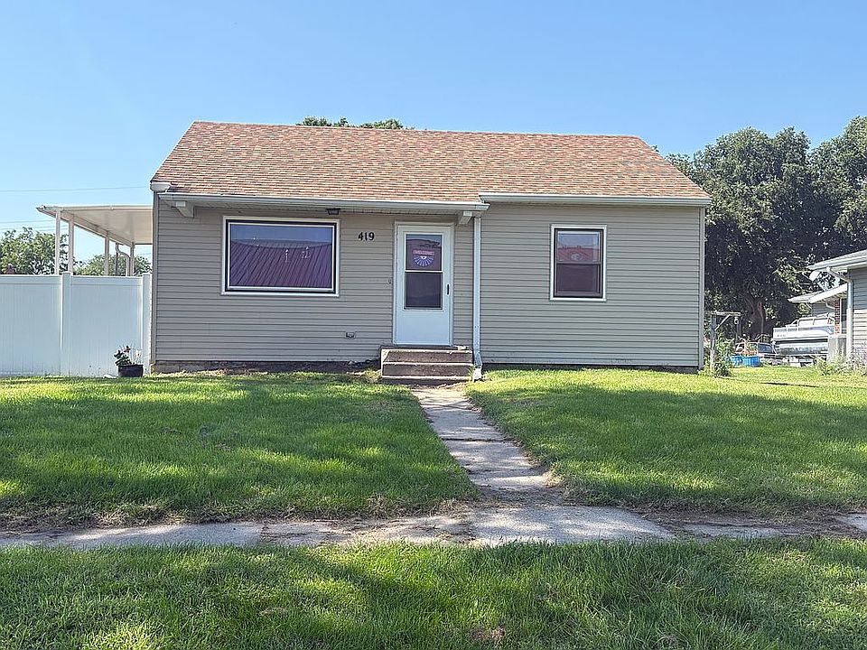 1st image of 419 8th St