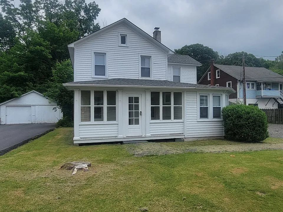 2805 Route 611