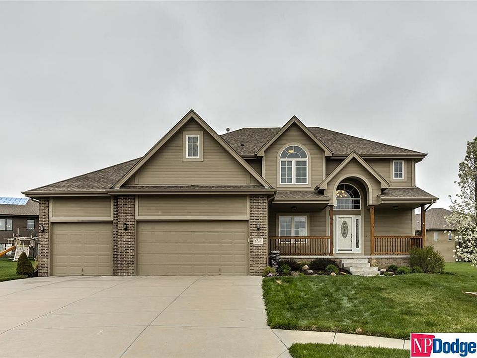 1st image of 6919 S 197th Cir