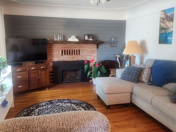 3rd image of 143 N Carrington Ave