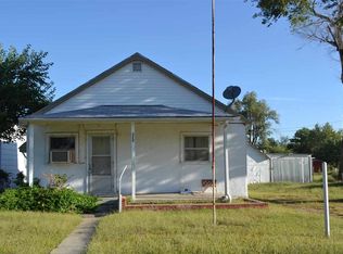 322 E Osborne St, Hutchinson, KS 67501