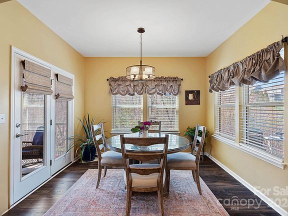 5th image of 422 Crisfield Ct