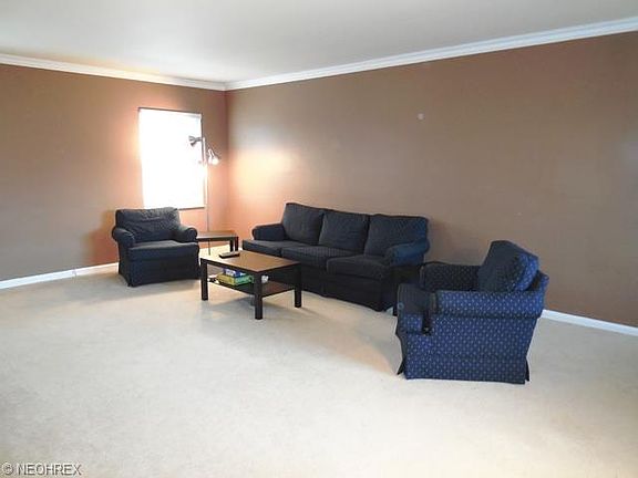 4th image of 19801 Van Aken Blvd APT 206