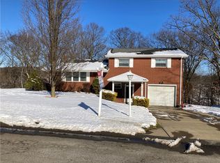 135 Crandon Cir, Beaver, PA 15009