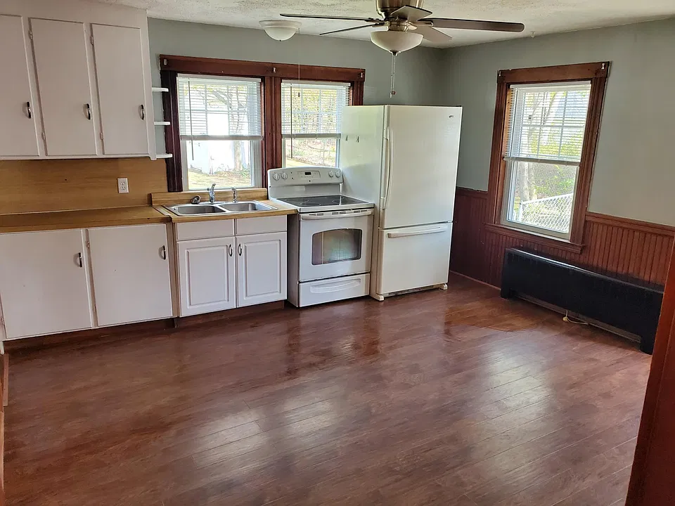 Kitchen - Main Floor