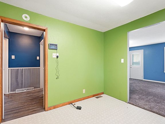 2nd image of 2071 140th St
