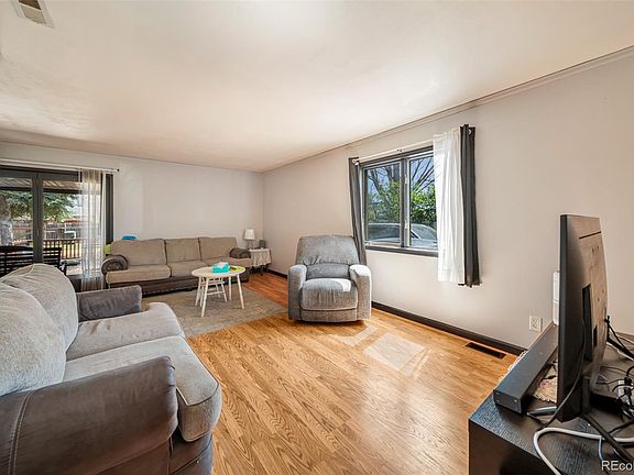 5th image of 403 Western Avenue