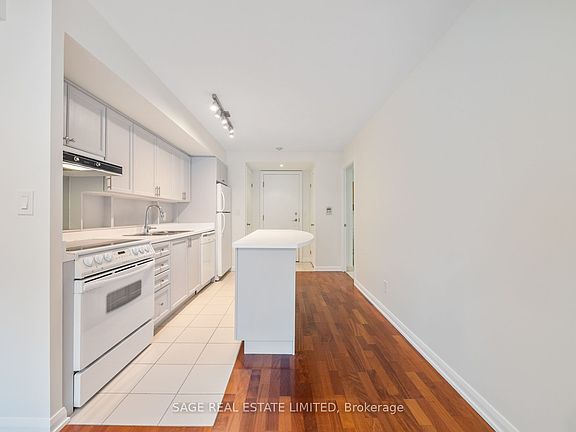 2nd image of 18 Beverley St #209
