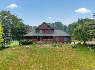 2795 Bird Rd, Ortonville, MI 48462