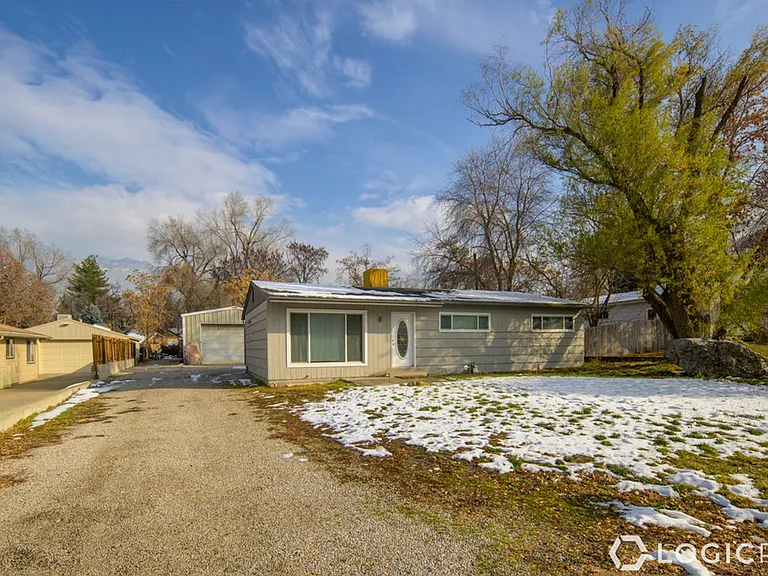 6845 S Greenfield Way — Photo 1