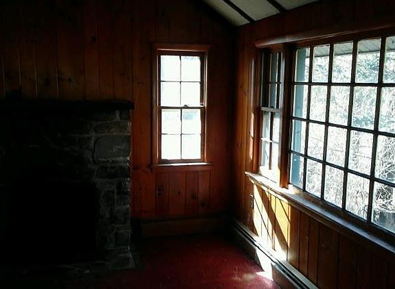 4th image of 350 E Lakeshore Dr
