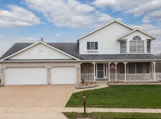 4142 Regency Ct, Davenport, IA 52806