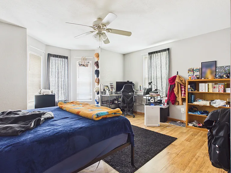 323 Jackson St — Photo 21