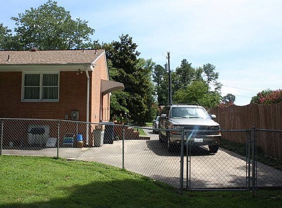 2nd image of 1819 Walker Ave