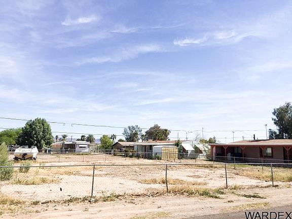 3rd image of 2202 Bermuda Dr
