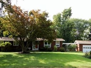 37 Hill Top Dr, Leominster, MA 01453