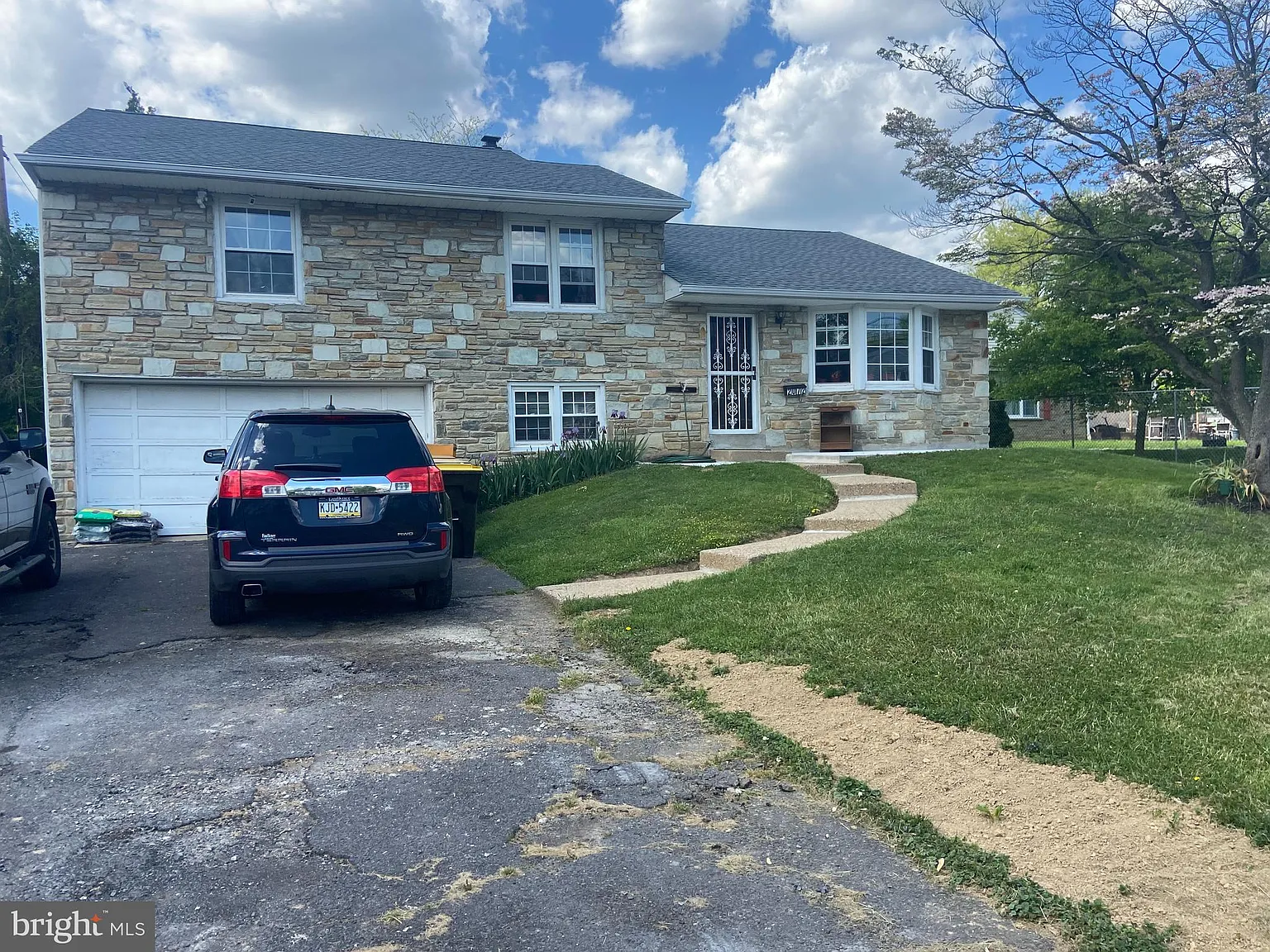 2072 Hulmeville Rd photo 1