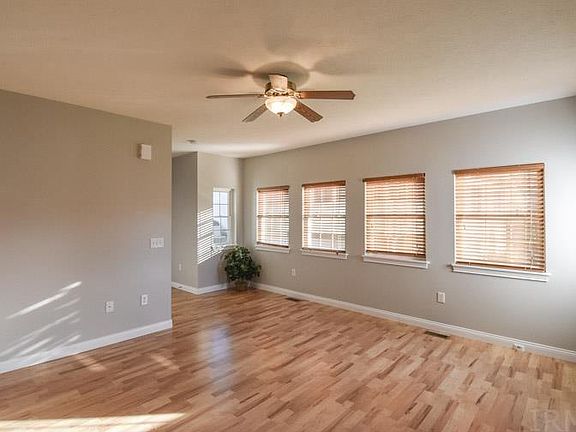 2nd image of 2439 N Stonelake Cir