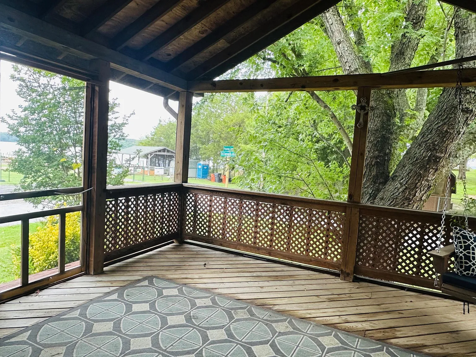 2 bed, 1.5 bath, 1568 sqft, $2,000 — Photo 3