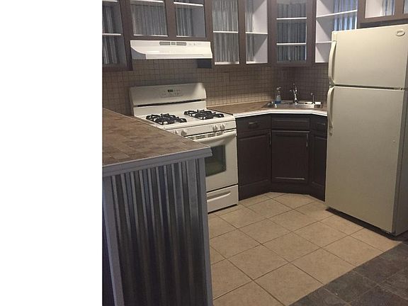4th image of 2120 South St #2FR