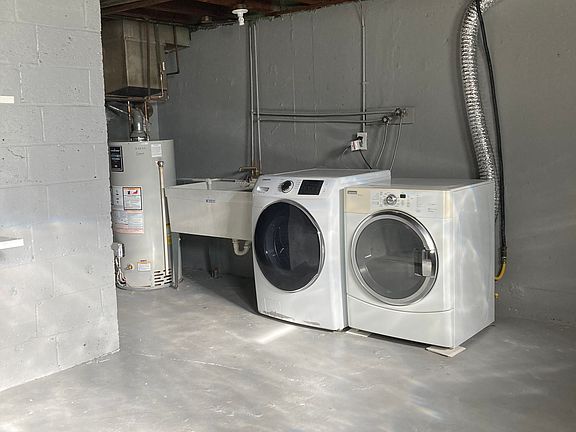 2nd image of 6334 Eastwood St