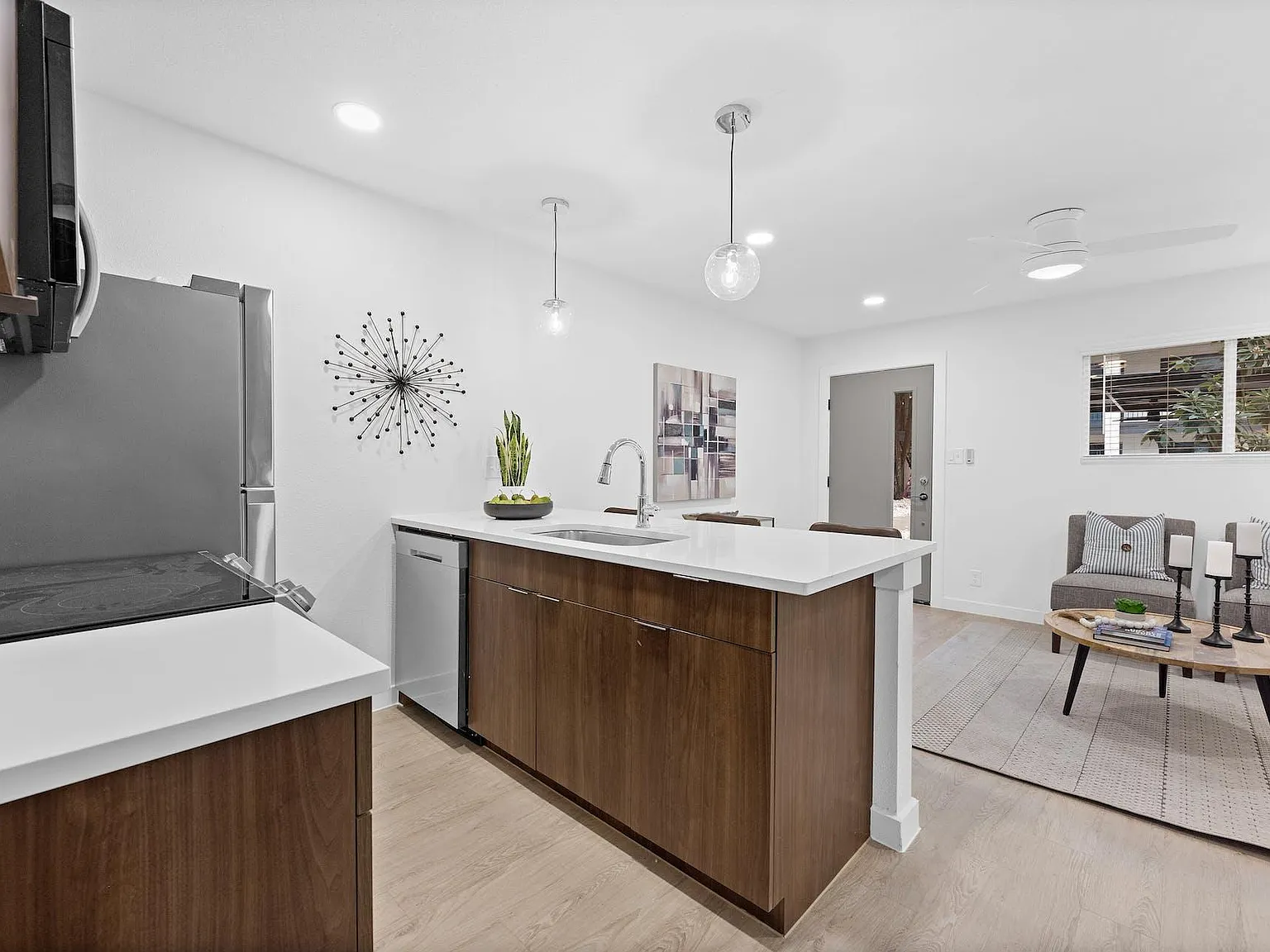 The Delta Apartments — Photo 4