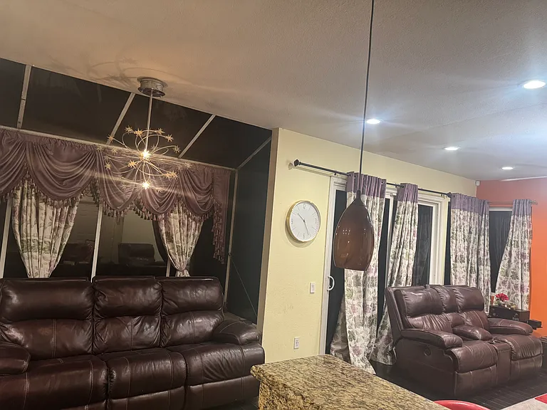 13885 Clatsop Way — Photo 37