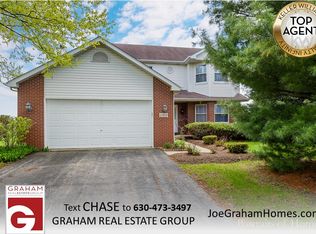 100 Fox Chase Dr S, Oswego, IL 60543