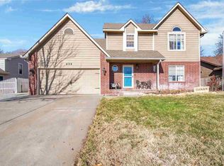628 E High Plains Cir, Maize, KS 67101
