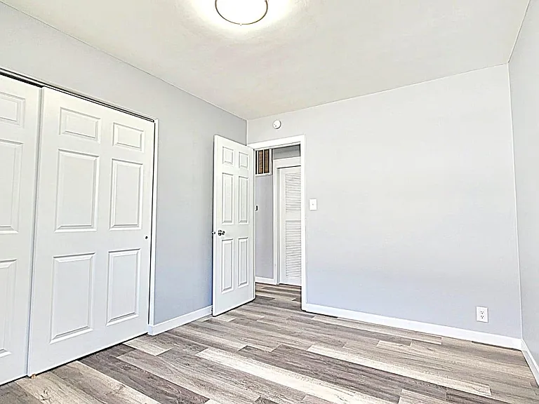 805 Reddick St — Photo 13