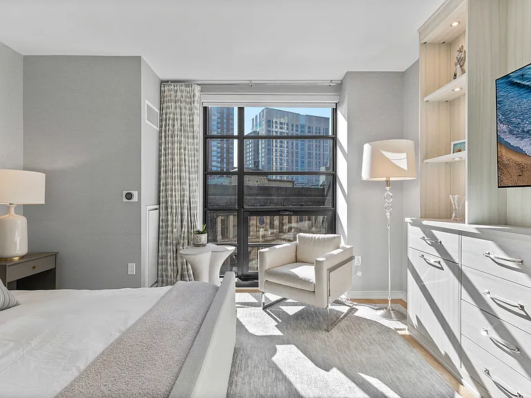 580 Washington St #1002 — Photo 11
